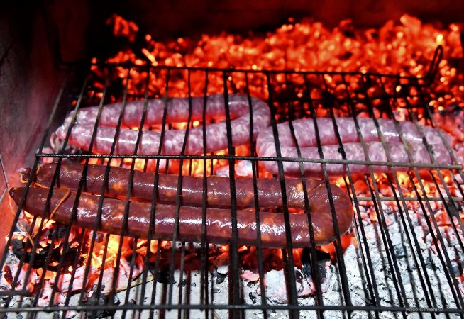 2. Asado sobre brasas. Choricer, 2025