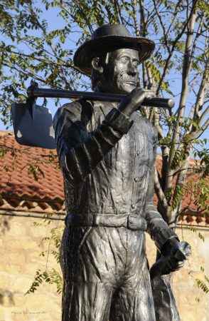 3. Monumento al colono, 2009.